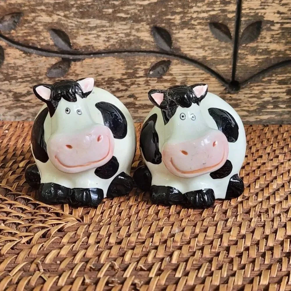 Cows Salt & Pepper, Ceramic Black White Jersey Cattle Vintage Moooo ADORBS!